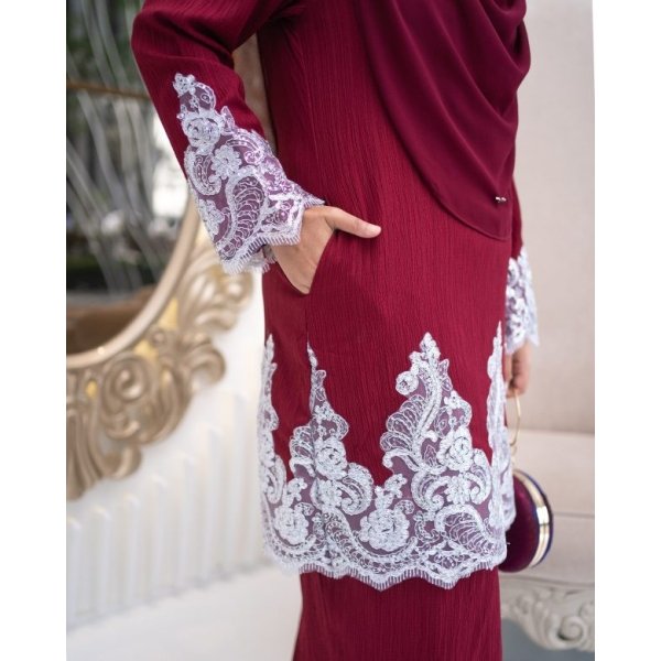 Baju Kurung Moden Lace Hayley - Maroon - Image 2