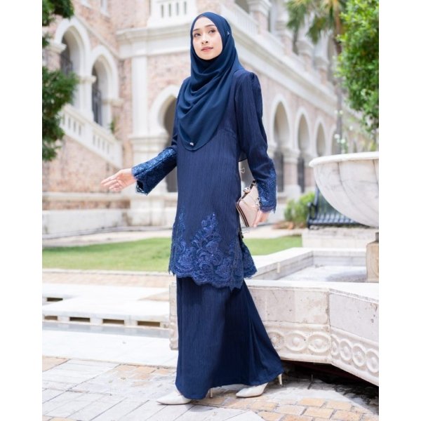 Baju Kurung Moden Lace Hayley - Navy Blue - Image 3